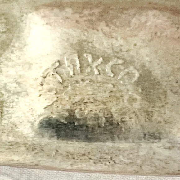 Taxco Sterling Silver Bracelet with Mother of Pearl and Crushed Malachite Inlay - Picture 6 of 9